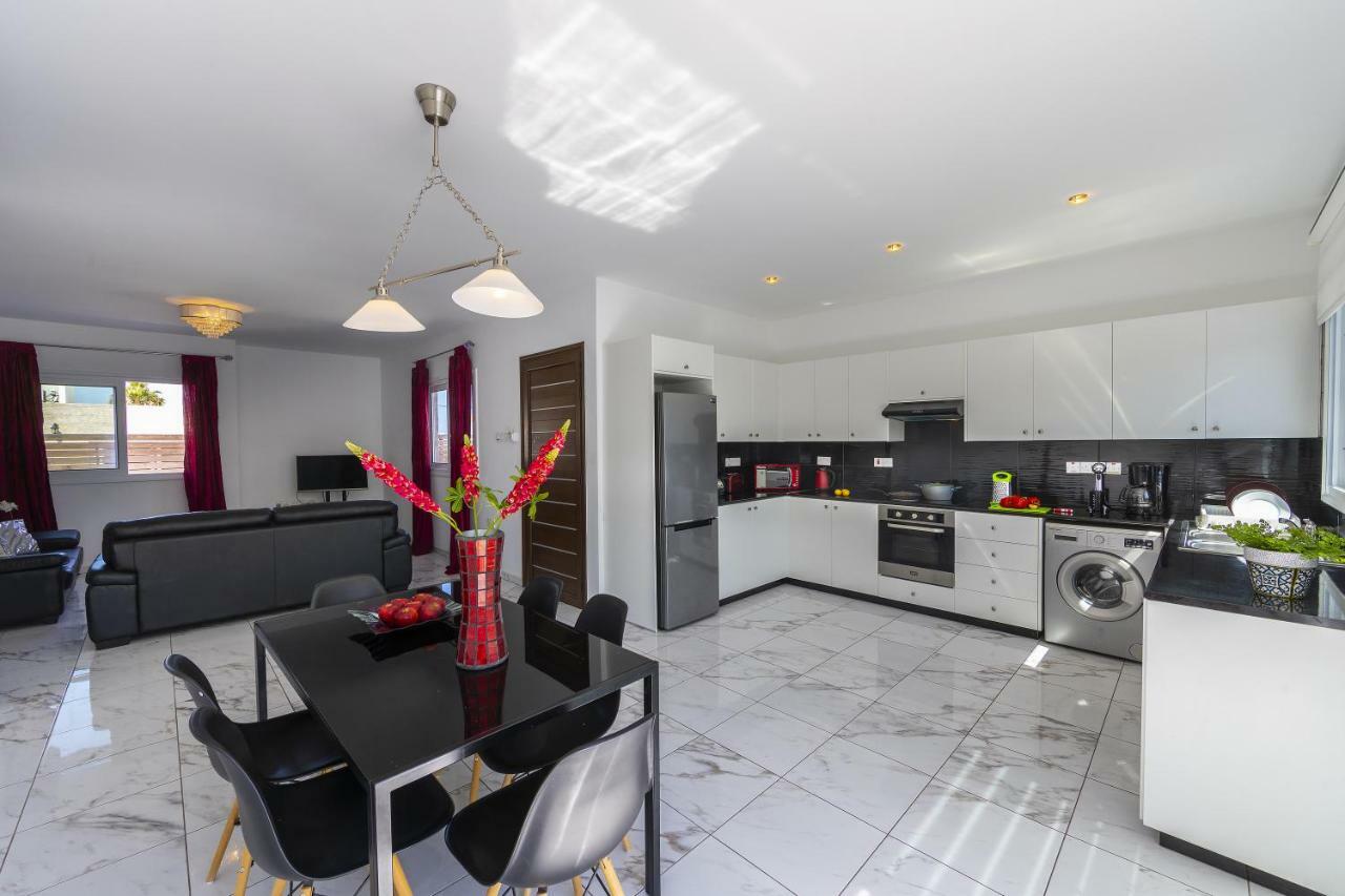 Protaras Villa Hollywood Ngoại thất bức ảnh